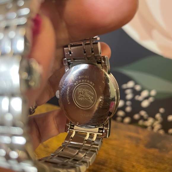 Burberry Checked Watch - Picture 7 of 10
